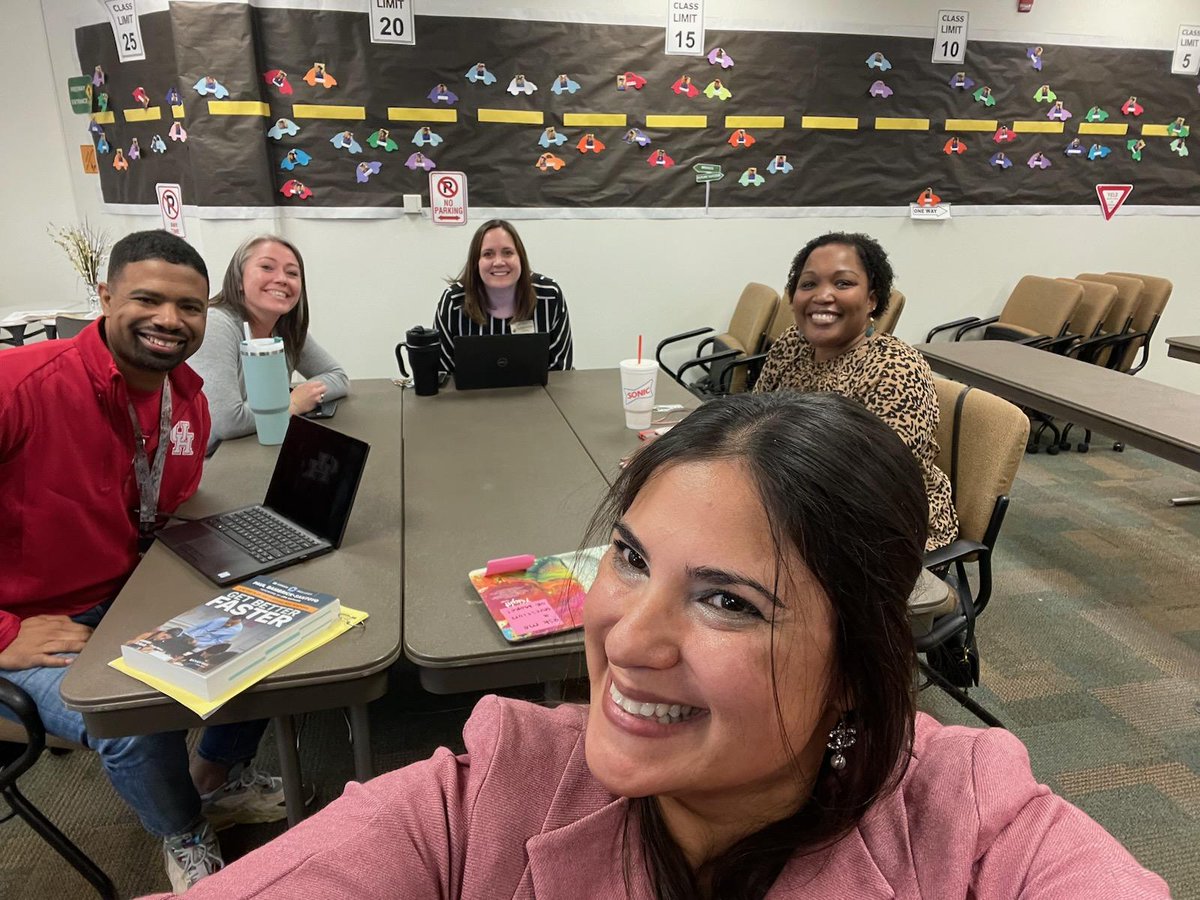 TShaCunningham's tweet photo. Professional learning from our own GCISD Principals!! #weareGCISD @JessicaRamos810 @CTMSHalliburton @BryanCalvert3 https://t.co/4Yo45bBYj3