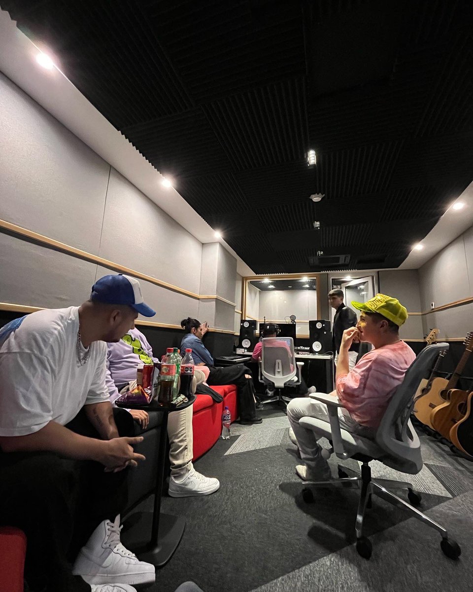 TempvsMusicMx's tweet photo. Ayer tuvimos una sesión en Warner Music 🌟 https://t.co/RbnRqlmgR6