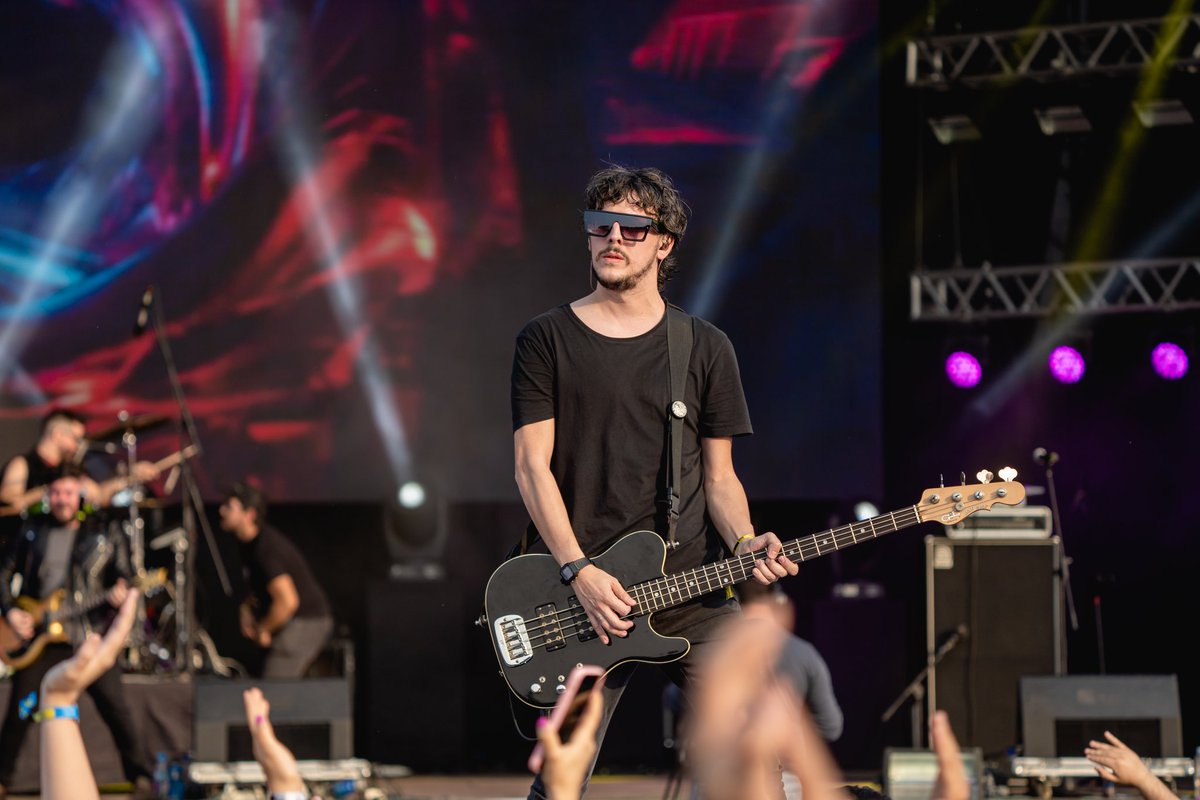 Ey!! El sábado nos vemos en el <a href="/CosquinRockPy/">CosquinRock Paraguay</a> con los pe de <a href="/antennapy/">ANTENNA</a> 🎶
.
.
.
.
#bassplayer 
📸 Mario Achucarro