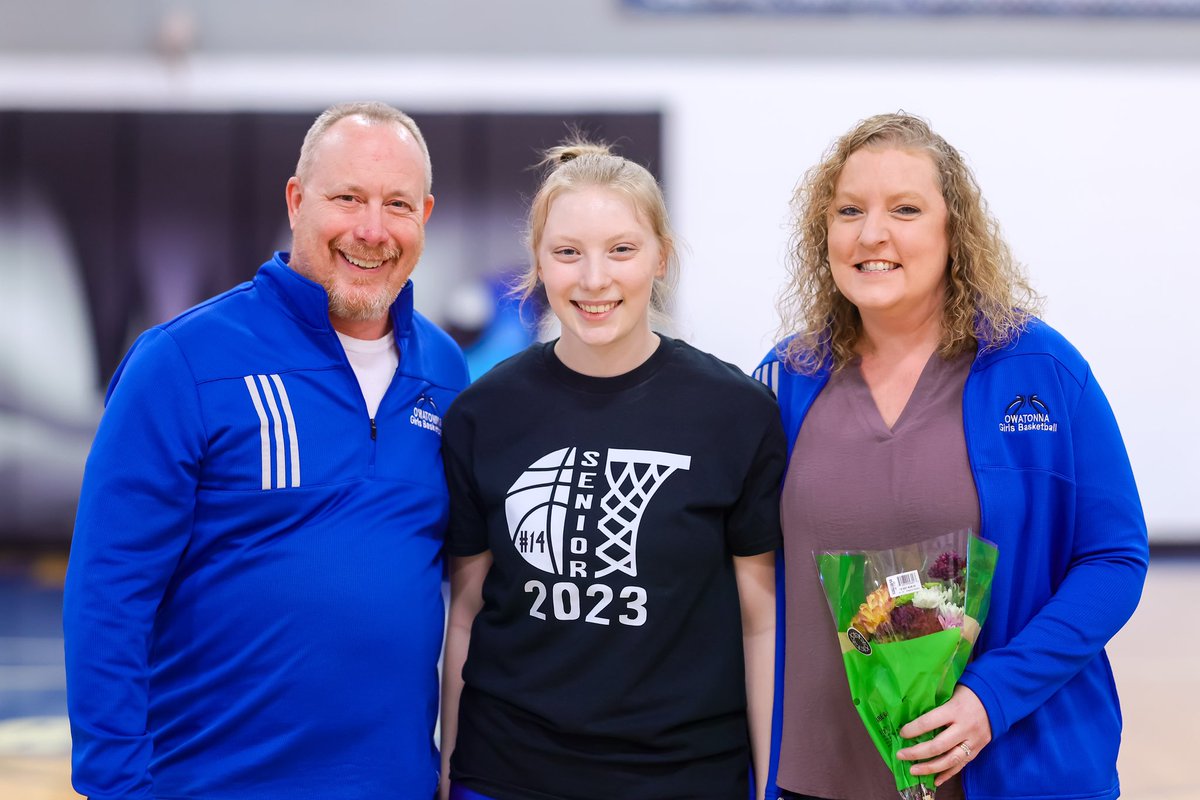 espy_adventures's tweet photo. Owatonna Girls Basketball - Senior Night. Gallery link below. @OwaGirlsBBall @OwatonnaHuskies   https://t.co/8EzCSYBjZf https://t.co/Fknl7NK2h7