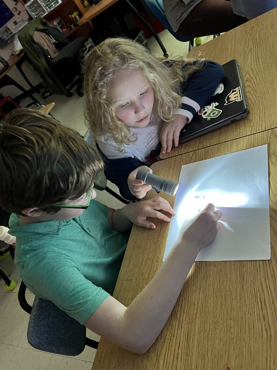 heatherldingus's tweet photo. Our 3rd grade @MulberryEagles are exploring light energy with prisms &amp; flashlights! They’re recording their hypothesis and results on their digital assignment slides. #scienceisfun! @Milford_Schools https://t.co/lfiV4T0T2F