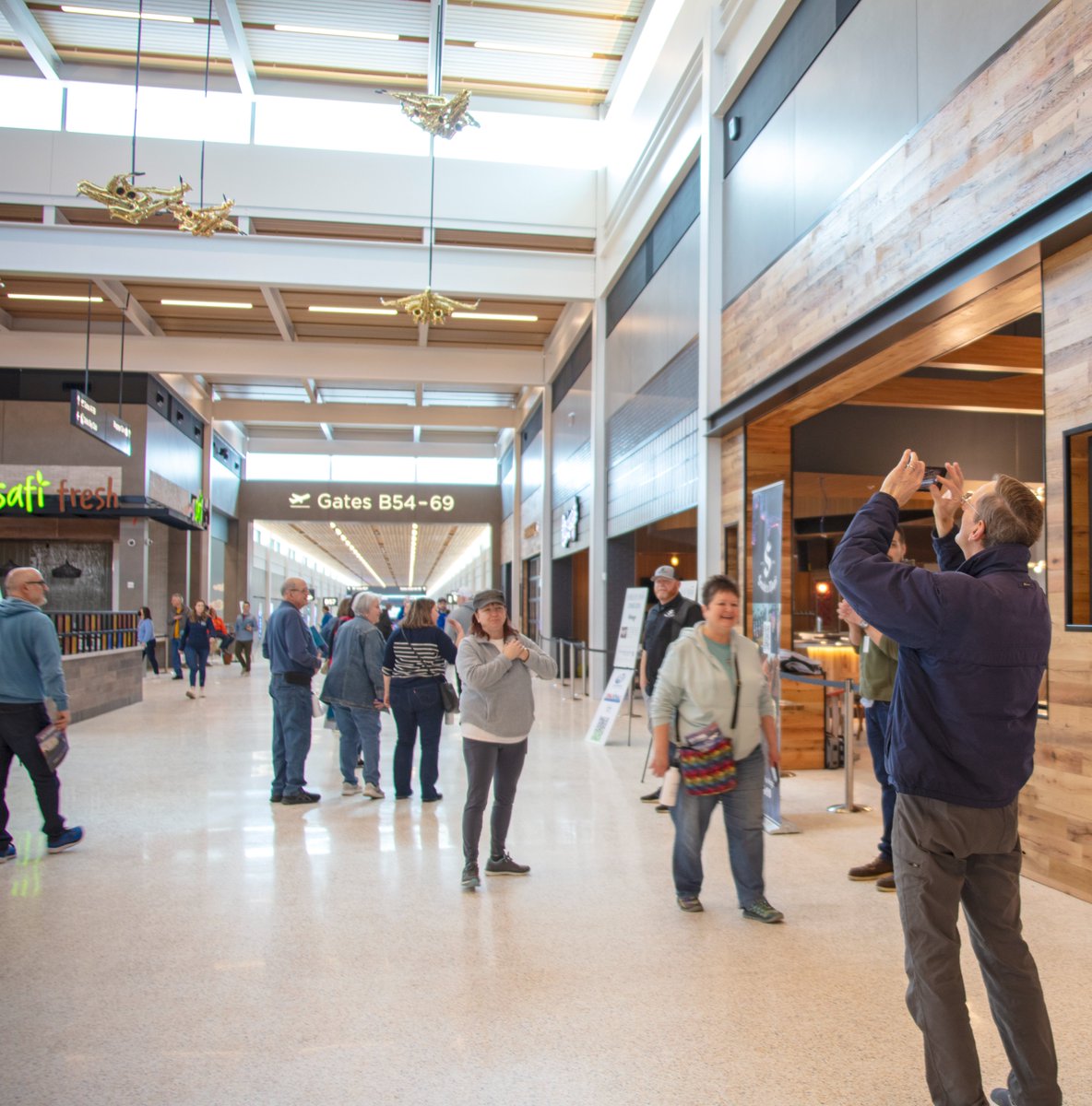 This past weekend, 10,000 members of the Kansas City community were invited for an exclusive tour of the new Kansas City International Airport New Terminal! <a href="/BuildKCI/">BuildKCI</a> 

If you'd like to learn more about the new terminal, visit weitz.com/projects/kansa…