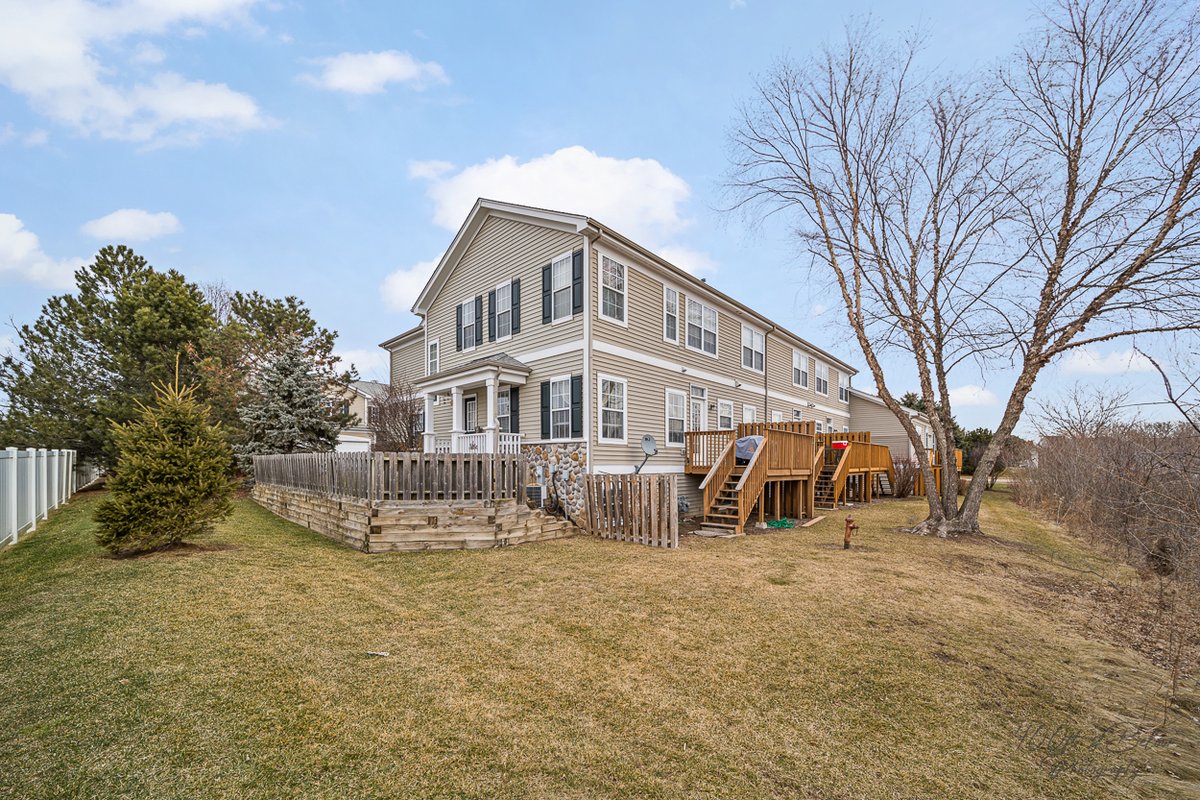 RealtorBecky's tweet photo. Check out my #listing in #Johnsburg #IL  #realestate #realtor https://t.co/RmsHmtRON4 https://t.co/Lz6InGkGR7