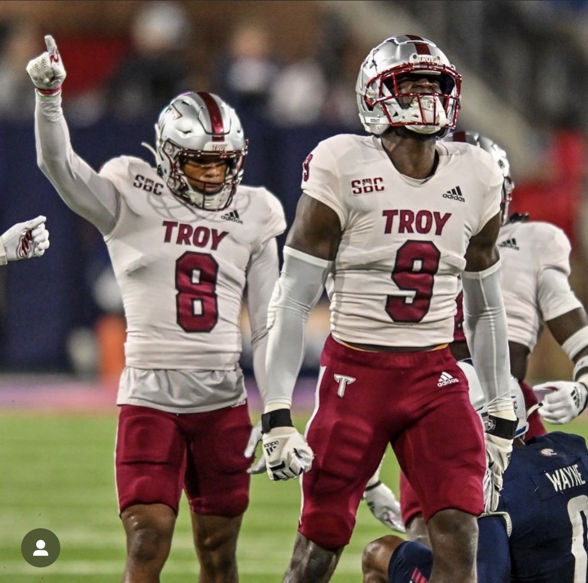___vd3's tweet photo. Blessed to have received an offer from Troy university ⚔️🔴  #B2LB2W https://t.co/s3fTjv71jj