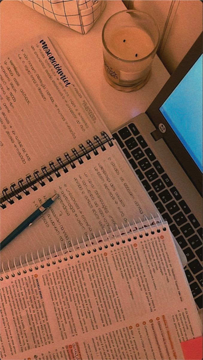 LivNney's tweet photo. ⌕:   #studytwt • #studytwtbr • #booktwt

_ bea, ela/dela
_ 2005
_ vestibulanda 
_ foco: USP e Unesp
_ estudando: inglês e italiano
_ ♡ escrever meu livro, ler, músicas, filmes de época e doramas

↺ + ♡ = moots https://t.co/QPv5Pn1O2n