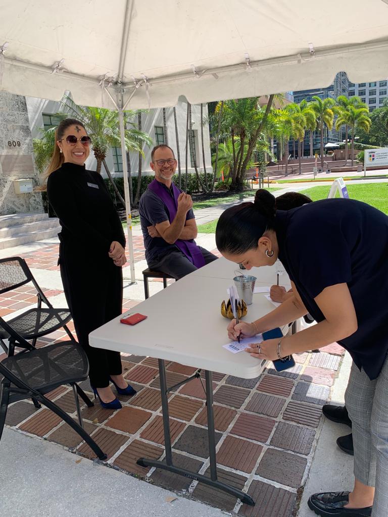 Ashes To Go is still going on today and concludes at 7pm with the Ash Wednesday worship service. Everyone is invited to attend as we prepare our hearts for the season of Lent. Learn more at firstmiami.org/lent

#firstmiami #lent #ashestogo #miami #brickell #church #ashes