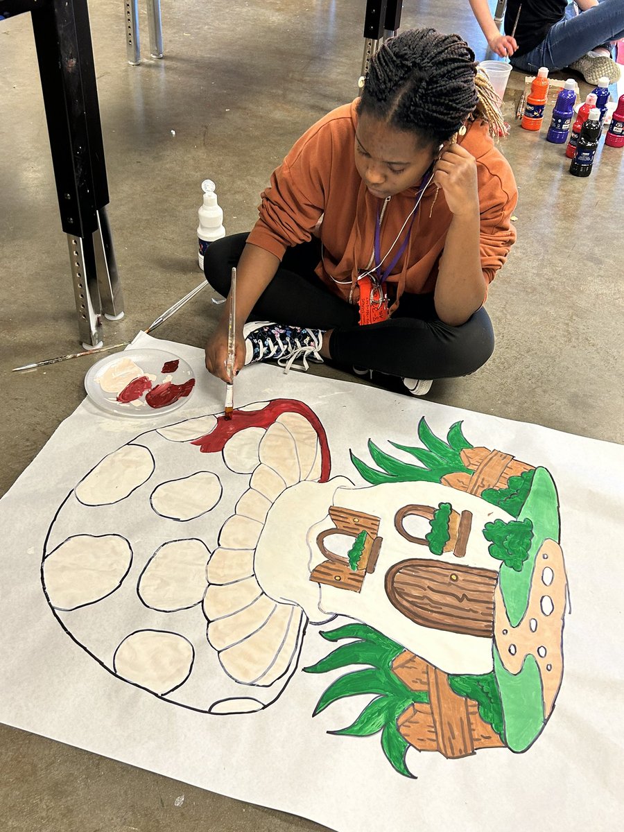 CPJH_CraftClub's tweet photo. NJAHS Members are hard at work on 7th grade Enchanted Forest Dance Decorations this week! #Service @TISDCPJHS @FineArtsTomball #DestinationExcellence https://t.co/sUskbSAjE7