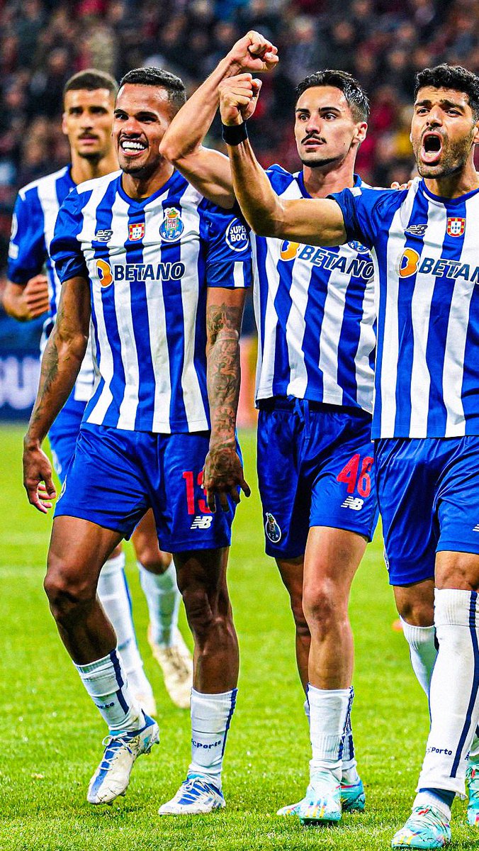 portistalonge's tweet photo. Para fechar o tema, já que estou com uma cabeça do caralho, digo-vos uma coisa. Estou mais confiante agora depois da derrota de hoje do que estava antes mesmo do jogo. Somos mais equipa e vamos virar no Dragão!
#FCPorto #FCIMFCP #UCL https://t.co/9i9Iw6Q2i6