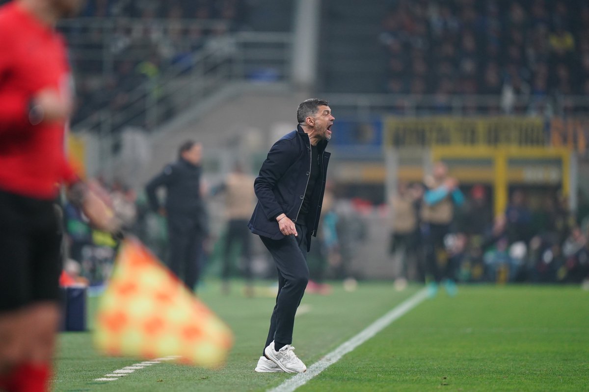 FCPorto's tweet photo. 🎙Sérgio Conceição: "Estivemos ao nível desta competição. Se tivéssemos empatado, acharia curto. Estamos no intervalo e temos mais 90 minutos para jogar no Dragão. Vamos pensar agora no Gil Vicente"
#FCIMFCP #UCL https://t.co/OQB2UiNWRS