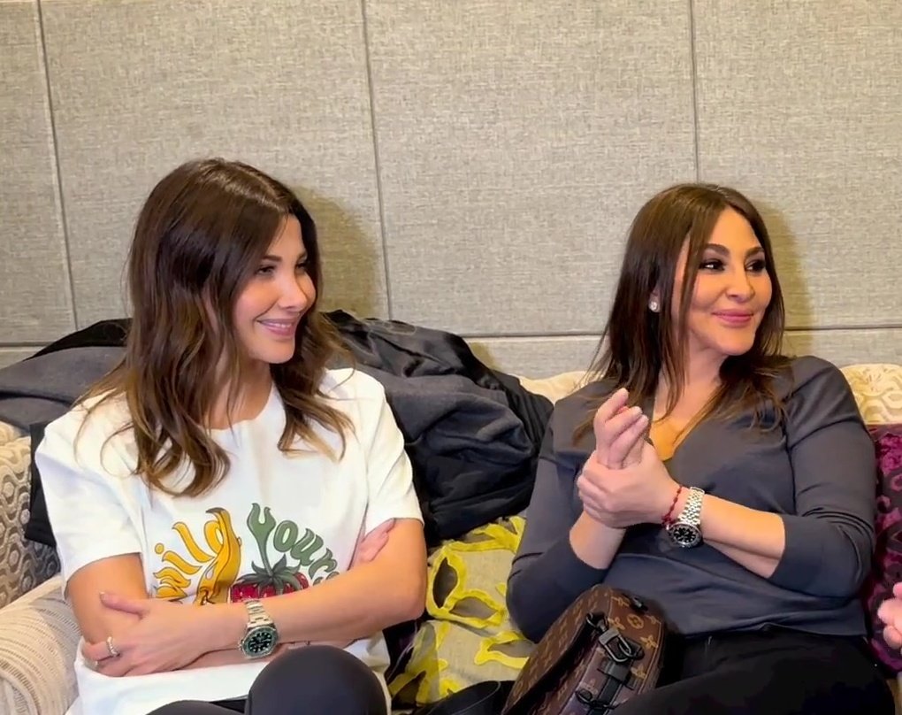 #NancyAjram with #Elissa throwback from #Trio_Night in #Riyadh 🇸🇦❤️
<a href="/NancyAjram/">Nancy Ajram</a> <a href="/elissakh/">Elissa</a>