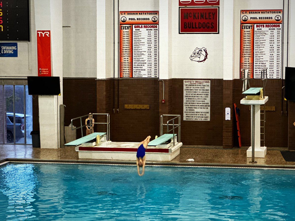 💧| OHSAA DIVE CHAMPIONSHIPS

At the final cut, Sophia is 1st place with 3 dives to go!!!

#Finish