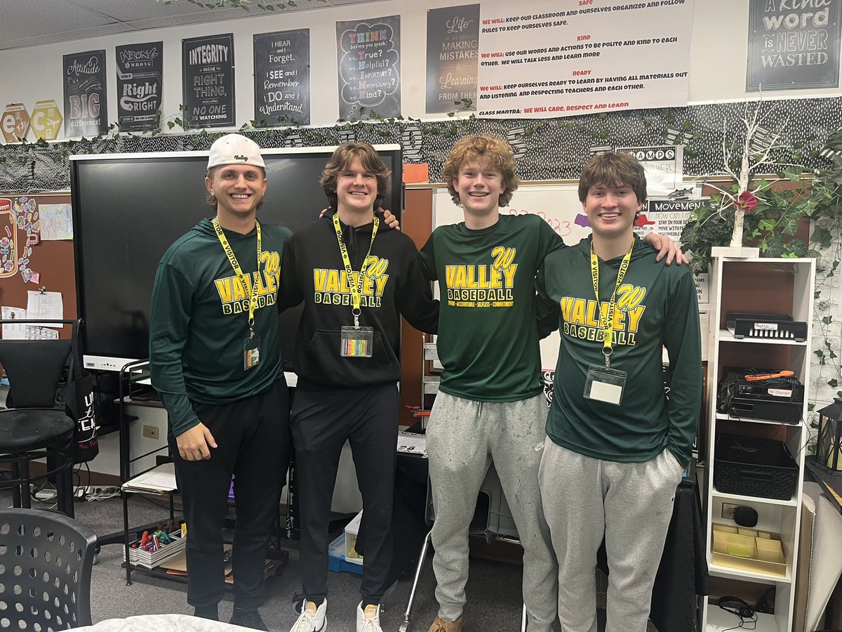 LPietryk's tweet photo. WV Varsity Baseball boys surprised McCarty 4th graders as Mystery Readers! Thanks Blake, Carter, Riley and Nick!!
Way to be leaders for our future Warriors!!@mustangpride204 @LPietryk @wvhsbaseball @ https://t.co/Hm9INYldPX