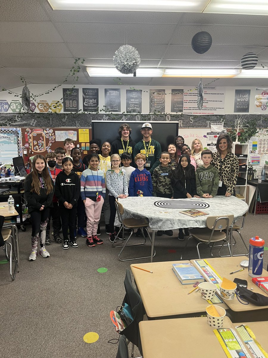 LPietryk's tweet photo. WV Varsity Baseball boys surprised McCarty 4th graders as Mystery Readers! Thanks Blake, Carter, Riley and Nick!!
Way to be leaders for our future Warriors!!@mustangpride204 @LPietryk @wvhsbaseball @ https://t.co/Hm9INYldPX