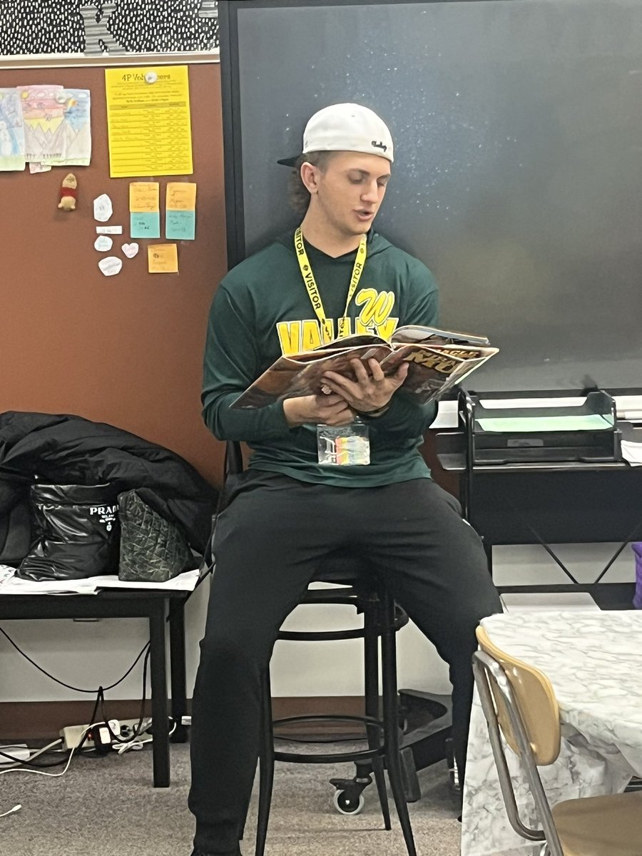 LPietryk's tweet photo. WV Varsity Baseball boys surprised McCarty 4th graders as Mystery Readers! Thanks Blake, Carter, Riley and Nick!!
Way to be leaders for our future Warriors!!@mustangpride204 @LPietryk @wvhsbaseball @ https://t.co/Hm9INYldPX