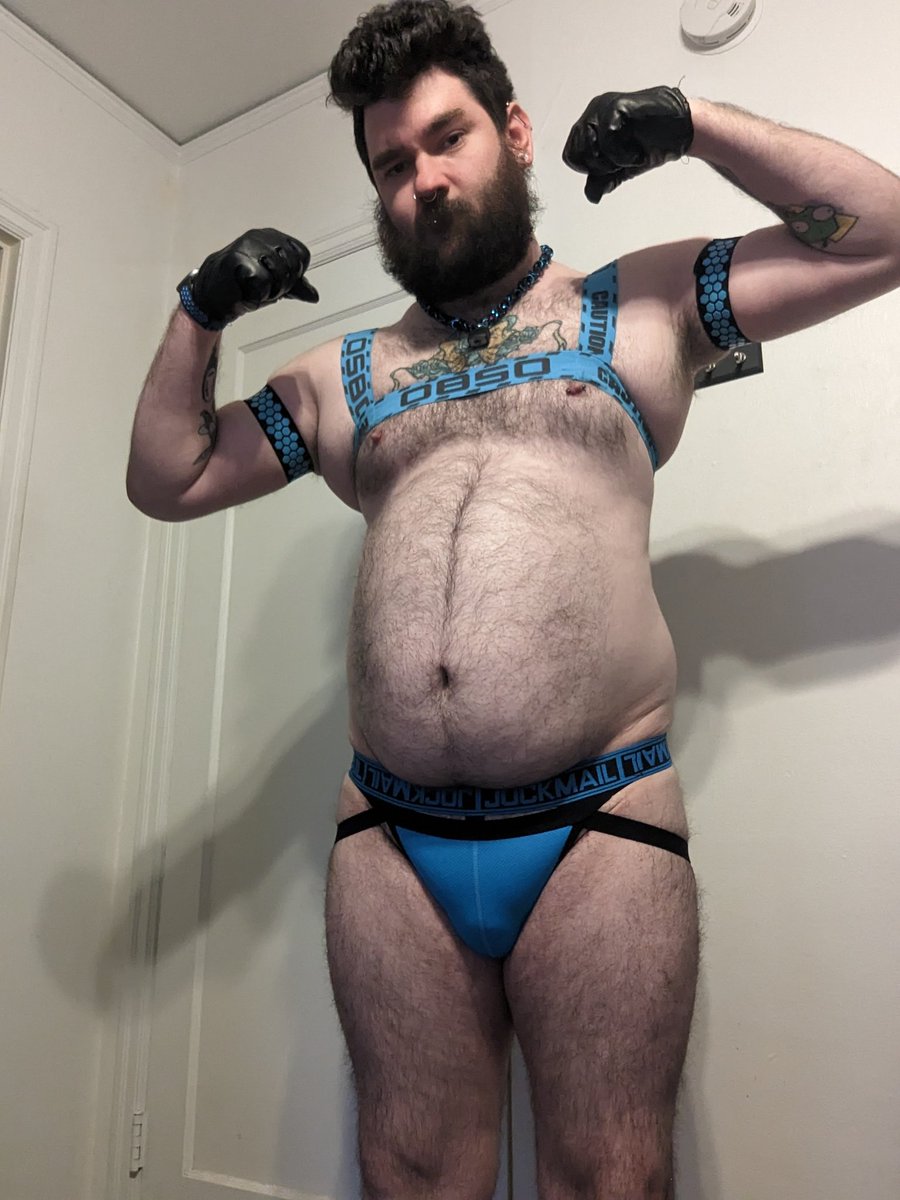 PolarBearBarian's tweet photo. Feeling very dom recently. Who is willing to submit? Daddy needs a few good subs. #subnotsubway #Alpha #Pup #switchpup https://t.co/tOB0WbFtu6