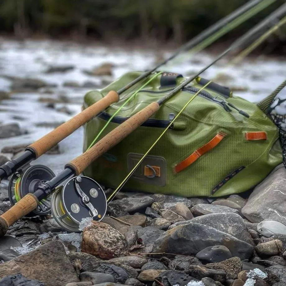 Sometimes you have to give your toes a break after standing in 33 degree water.

#paulsguideservice #troutspey #flyfishingguide #dsrguide #westcanadacreek #hardyfishing #echoflyfishing #fishpondusa