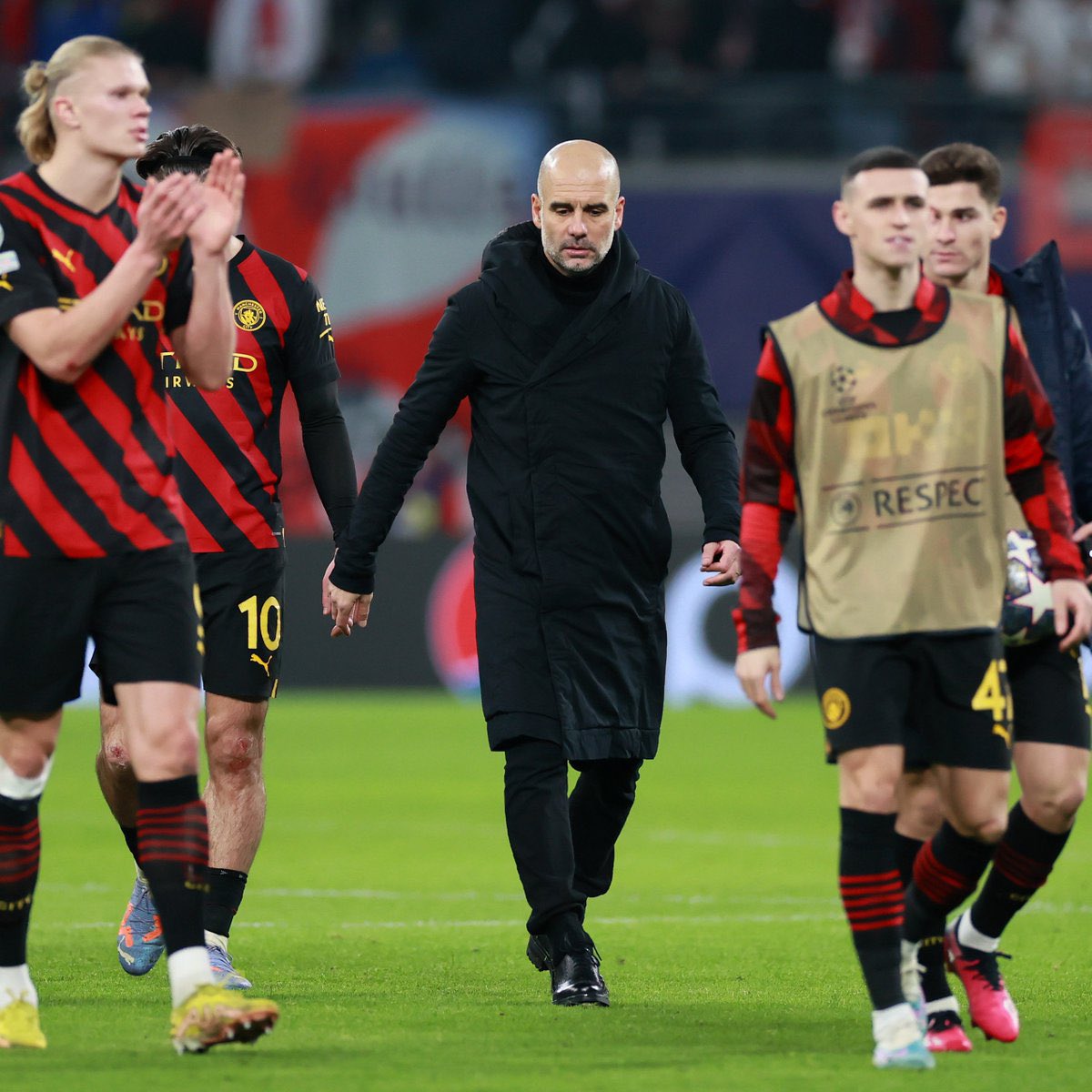 RICHTV21's tweet photo. Guardiola: “I saw the players, they were heads down. I said: why are your heads down, be heads up, it was really good the way you play”. 🔵 #MCFC @SamLee

“Haaland? He’s 100% adapted to Man City. We need to find him more in the game, and get the passes to him...”. https://t.co/YHh3XBtmjI