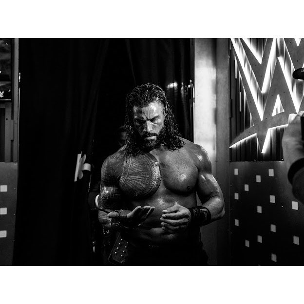 Roman Reigns tweet media