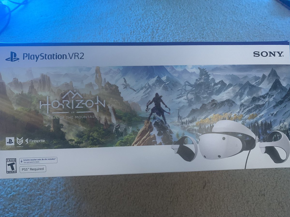 Took all day to get here but it’s finally here! Happy #PSVR2 day everyone!