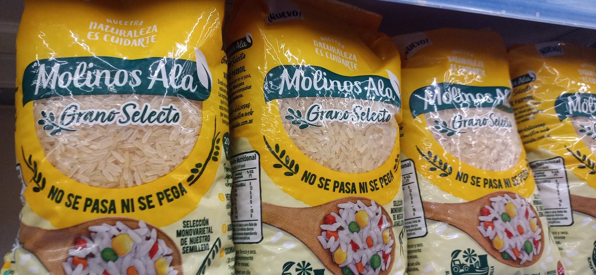 elpietrobrc's tweet photo. Por culpa de la gente fea que no sabe cocinar arroz están las góndolas sobrepobladas de "no se pasa ni se pega", espero que estén felices de haber roto el arroz. https://t.co/hignQ4gdm7