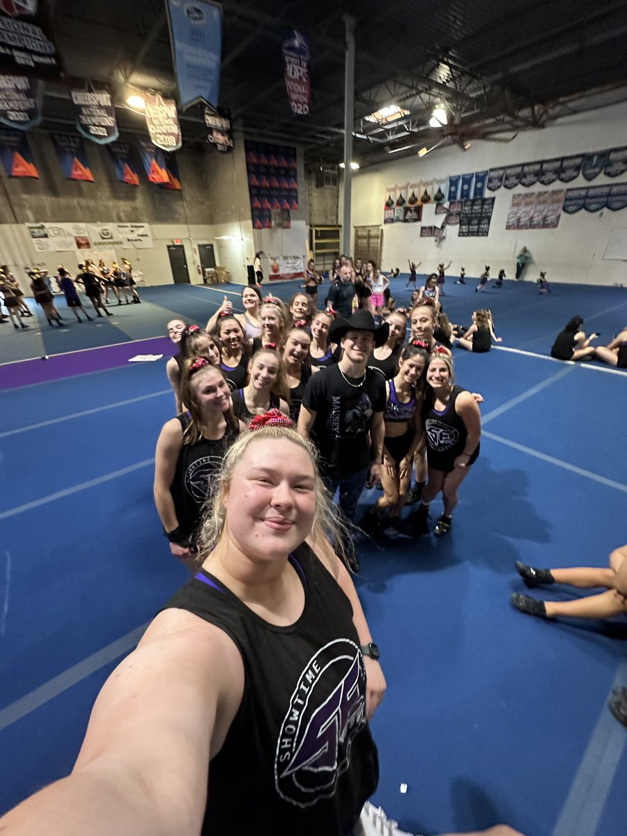 Klancas1's tweet photo. Nothing like our very own country singer to send us off to NCA NATIONALS #evyk #theworkisworthit @NCAupdates @SECheerATL @leatherwood222 https://t.co/bmo1OdTWhh