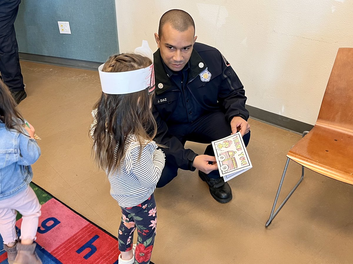 SDPublicLibrary's tweet image. Today the crowd went wild at #CollegeRolandoLibrary for Firefighter 👨‍🚒 storytime! Fire engine 10 stopped by the library &amp;amp; kiddos got to ask questions and learn about the what it’s like to be a part of the @CityofSanDiego Fire-Rescue team. 😃