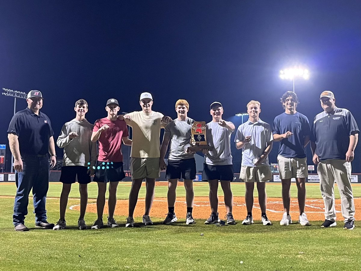 Our golf team received their state championship rings last night prior to our home baseball game. Congratulations guys!!! #uKnighted #theKingdom
