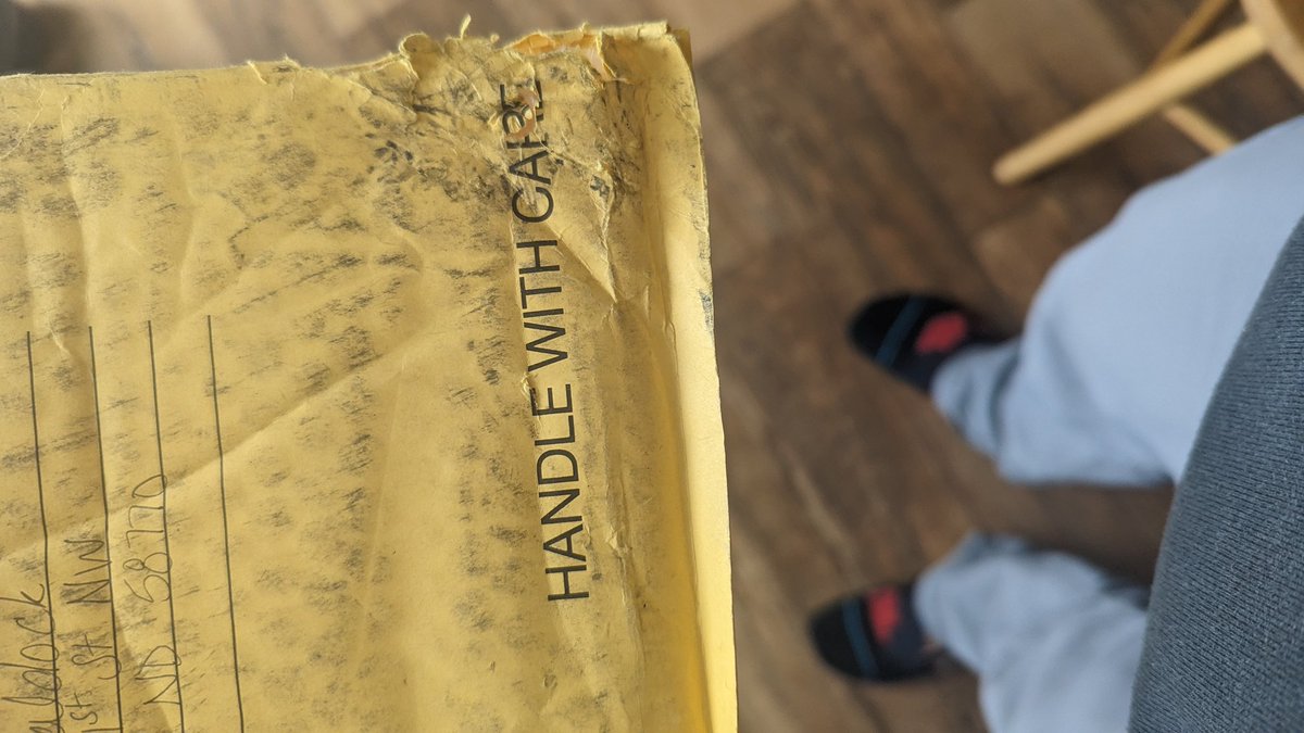 killer_ewhale's tweet photo. Thanks for taking good care of this @USPS https://t.co/DybohxSWWG