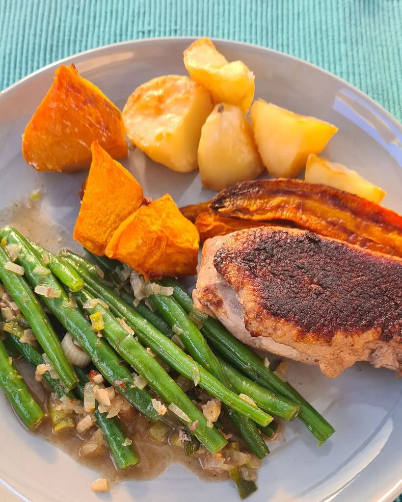 Simone Austin tweet media