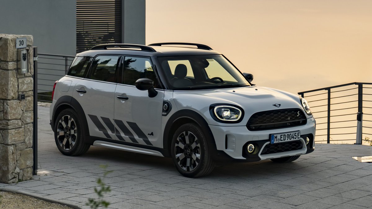 Staring hard at this photo and hoping to manifest it into reality. 🥺

#MINICountryman #MINI