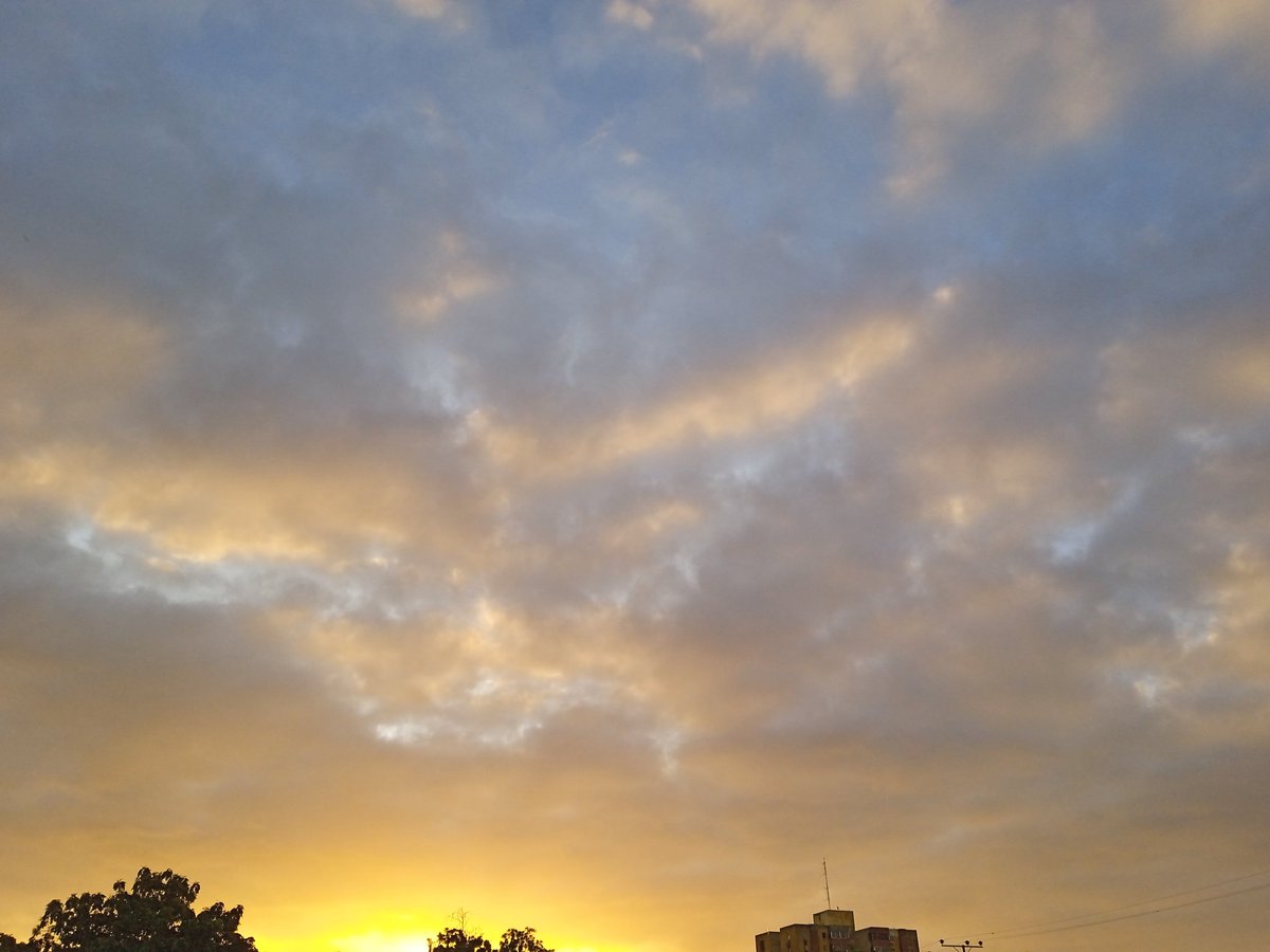 Mihwawita's tweet photo. “Le hable de ti tantas veces a la noche, que sabe más de ti que de estrellas en el cielo”
PD: Hoy el cielo estaba tan hermoso, que le tome una foto para acordarme de ti Biu.
LEAVE BLUE HEART TO BUILD
#SendHeartToBuild https://t.co/nJq6Zi8Jvj