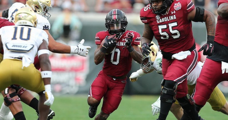 D1Pey's tweet photo. More than Blessed to receive an offer from the University of South Carolina 🐔#gamecocks @GamecockFB @CoachTeasley @ChadSimmons_ @JeremyO_Johnson @Mansell247 https://t.co/4bhyG9vAYd