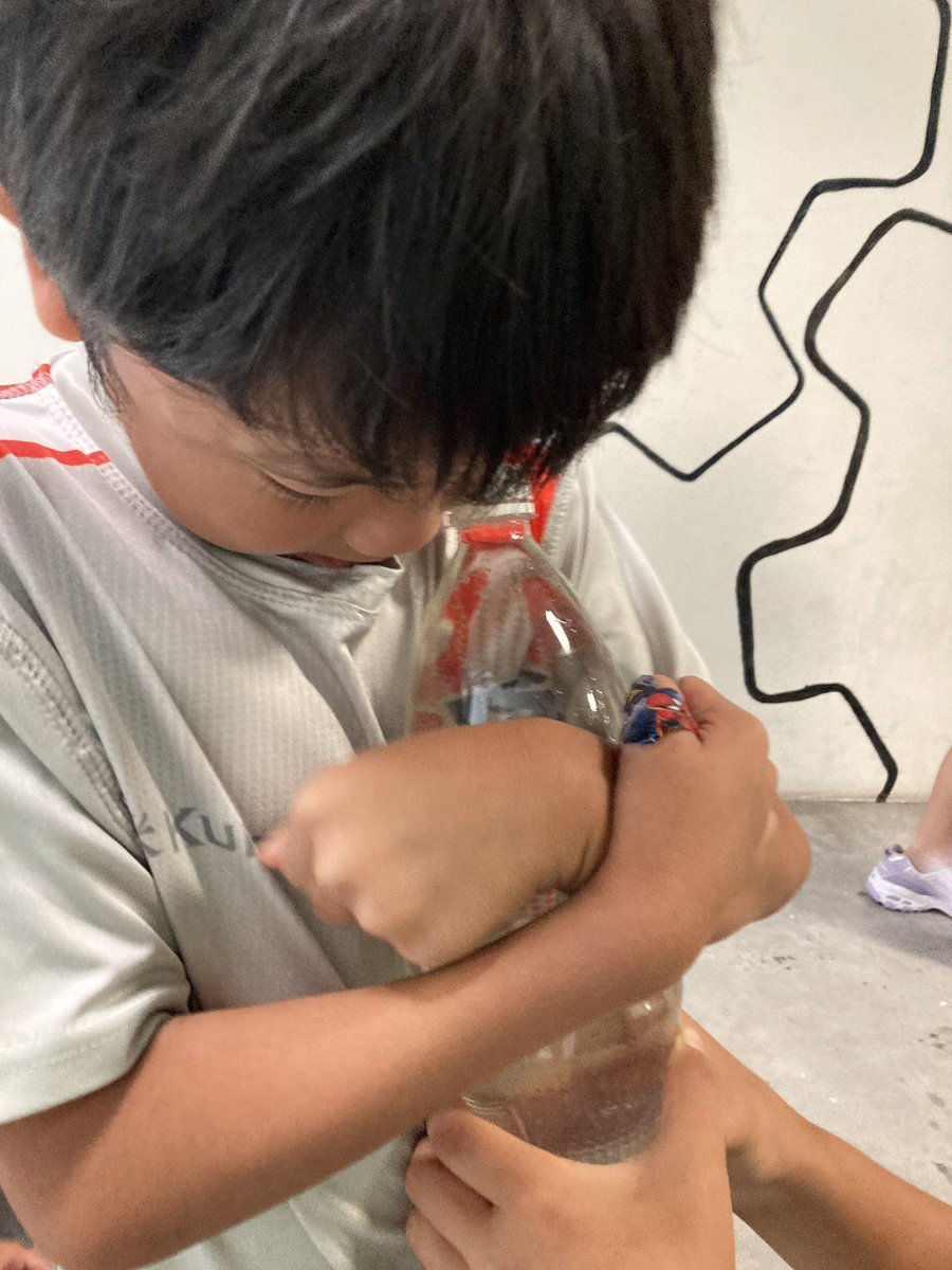 harves4556's tweet photo. In today’s air pressure lesson with G2 @IGBintschool, we made Cartesian Divers. There was mostly enough muscle to go around. #STEAM #PYP #esDesign #igbis https://t.co/1TbBRDYmMj