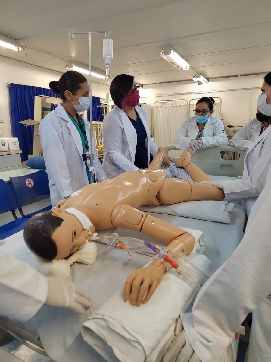 ceintensa's tweet photo. Diploamdo Atencion al Paciente en Estado Crítico: Taller de posición Prono

#somosceintensa 
#diplomado
#prono 
#criticalcare 
#uci #sdra https://t.co/P7NNc7JolD