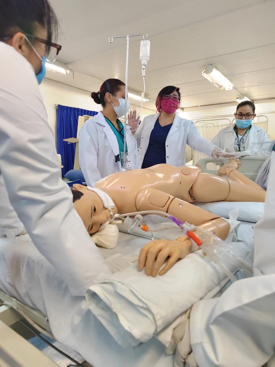 ceintensa's tweet photo. Diploamdo Atencion al Paciente en Estado Crítico: Taller de posición Prono

#somosceintensa 
#diplomado
#prono 
#criticalcare 
#uci #sdra https://t.co/P7NNc7JolD