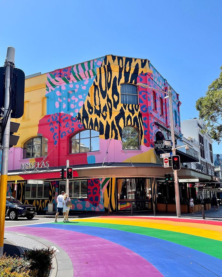 sydney_sider's tweet image. Welcome to the #rainbowcity 🌈 #sydney has come alive with rainbows, love and inclusivity for #SydneyWorldPride!  

Thanks for sharing your #feelnewsydney moments, IG/itsdavesdrone, mercuresydney, henryliphoto, walts24