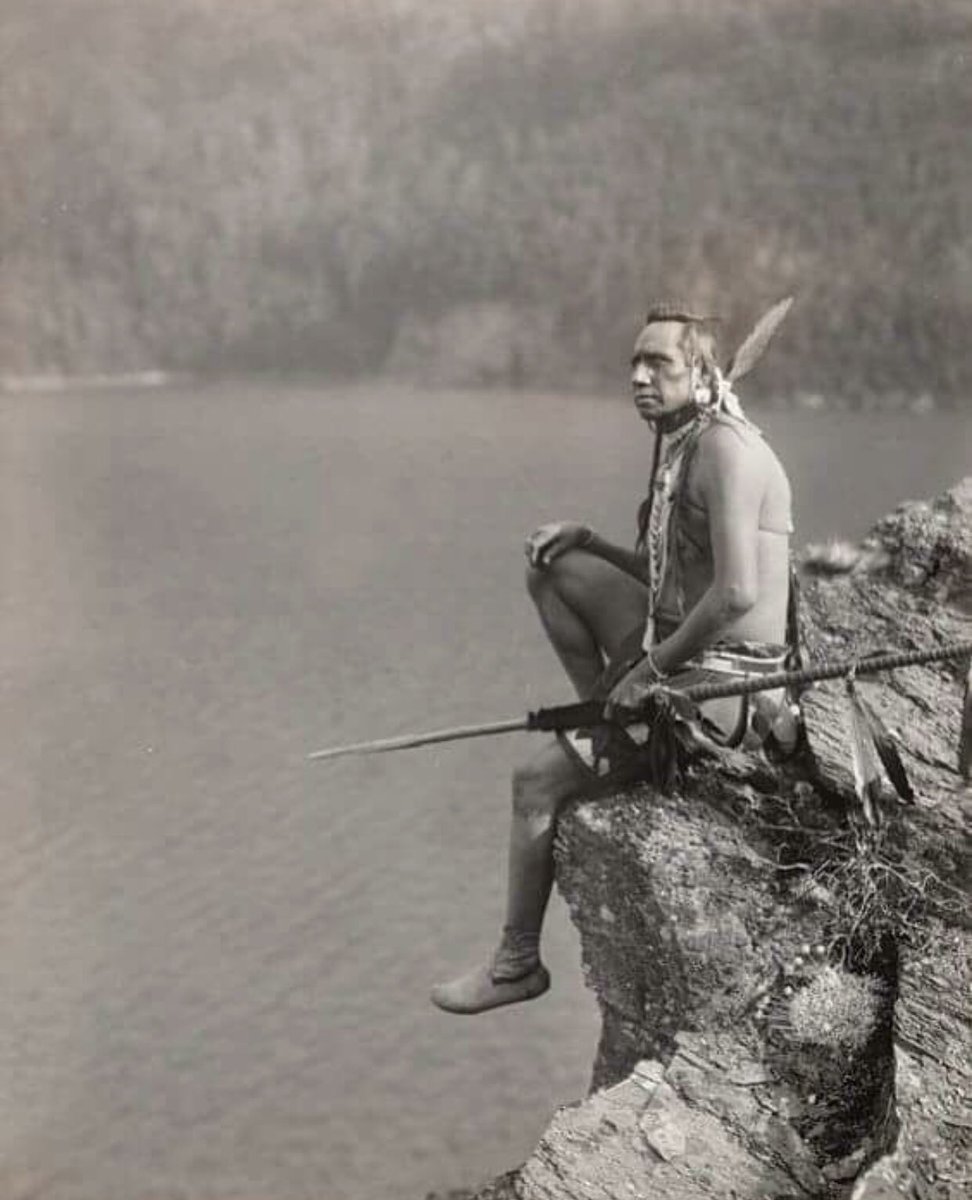 LakotaMan1's tweet image. According to Lakota social etiquette, simply listening (and not interrupting) is the greatest form of respect — that we can ever hope to bestow.