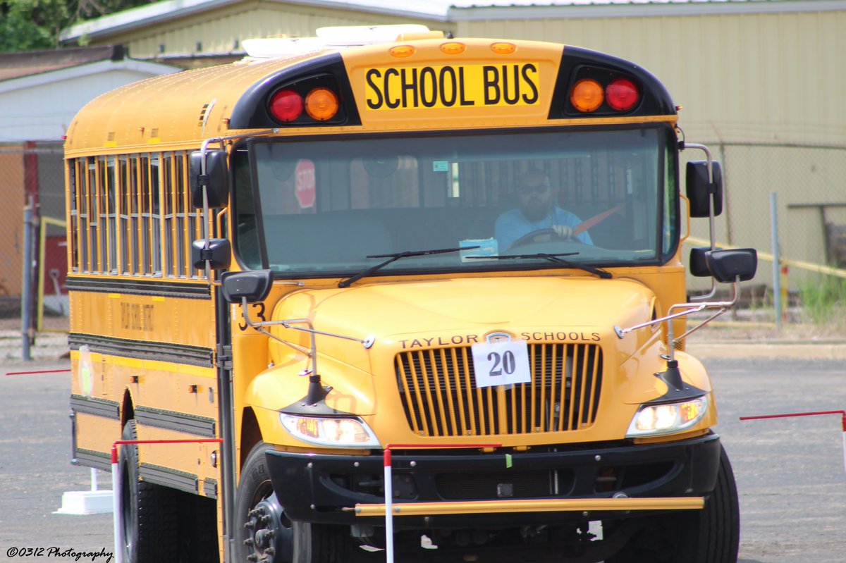 0312Foundation's tweet photo. Thank you school bus drivers! 🚍 #SchoolBusDriverAppreciationDay #schoolbus #schoolbusdriver #lovethebus https://t.co/yrc8RetyF2