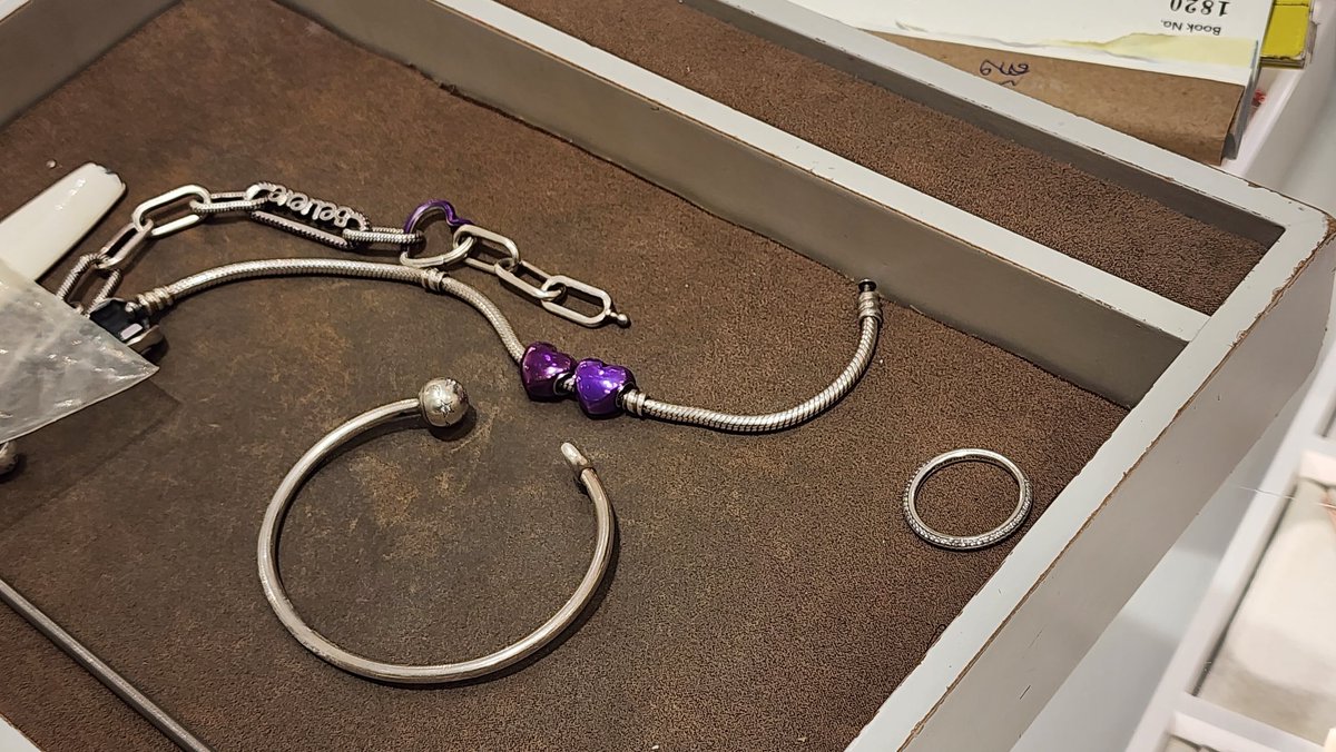 AammppUnun's tweet photo. มาส่งล้าง แล้วเจอน้องหัวใจม่วงขายพร้อมส่ง มีใครสนใจอยู่มั้ย!!!! #purplestring https://t.co/qN7hhdw3p7