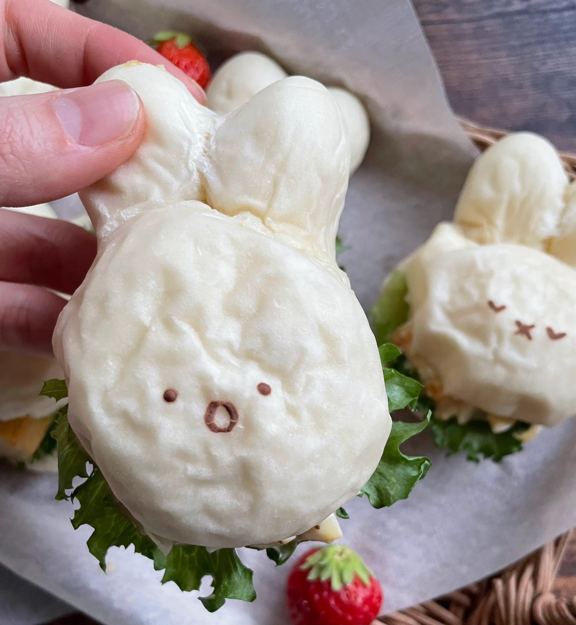焼きたては完璧だったのに！急速に老化したミッフィーパン！