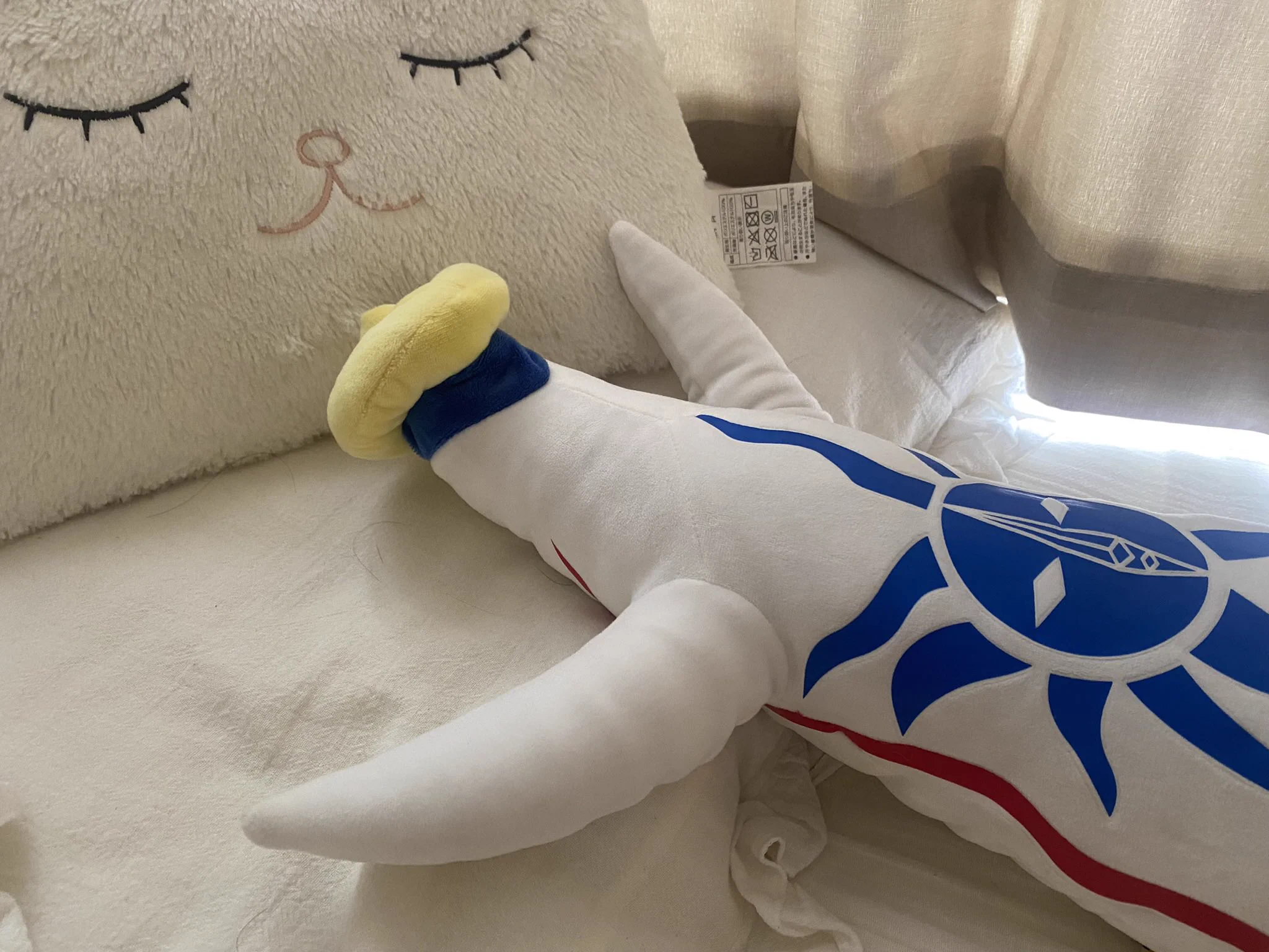 @_shiemi こんばんは、力作に感動しました！
再現度もアイデアもすごいですね✨
２枚目の写真をお子さんに見て欲しいです 