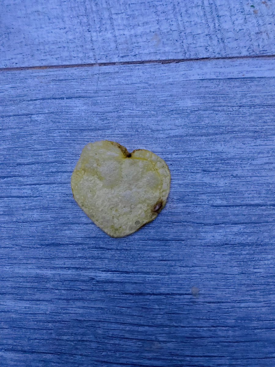 carloshutton's tweet photo. #lovefromwalkers @walkers_crisps https://t.co/TlH0ewTPdW