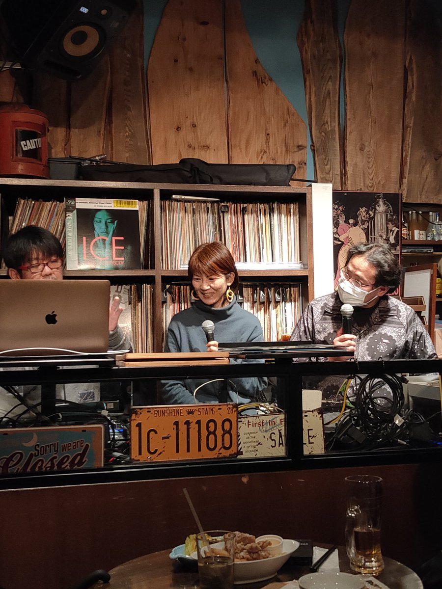 pet70254's tweet photo. ICEアナログ鑑賞会@新宿ROCK CAFE LOFT、想像以上の満足度。国岡さんご本人を含むICE関係者の方々の貴重なトークと大音量でのICEサウンドをコアなファンの皆様と共有...
定期開催希望したいくらいです！
#ICE30th
#国岡真由美
#宮内和之 https://t.co/5kd3nj5wmF