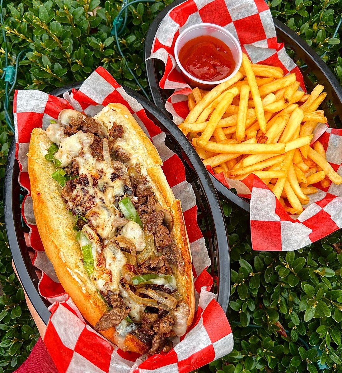 jasmindiaz_'s tweet photo. Steak and cheese 🔥 https://t.co/HKRK1vxIEu