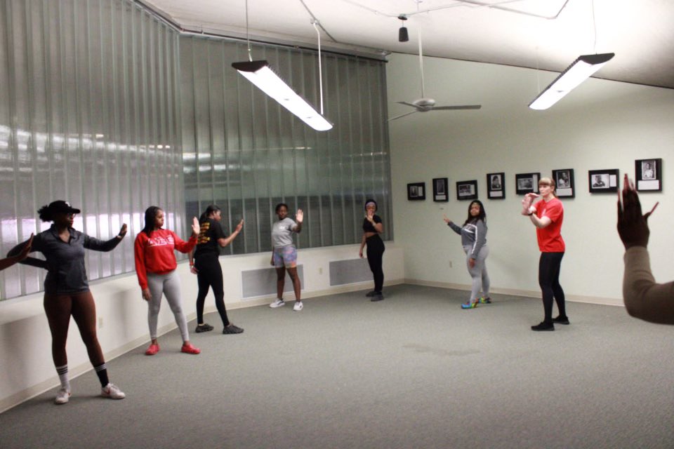 _TheOnyxConnect's tweet image. RECAP🗣Self defense class hosted by The women of Delta Sigma Theta Sorority Inc. and Black Girl Code. The event was held Tuesday night in the Kong Room of Hewitt &amp;amp; Manchester in collaboration with ISU PD. #isu25 #isuredbirds #onyxconnectmedia 
@ThetaDeltaDST @bgcisu