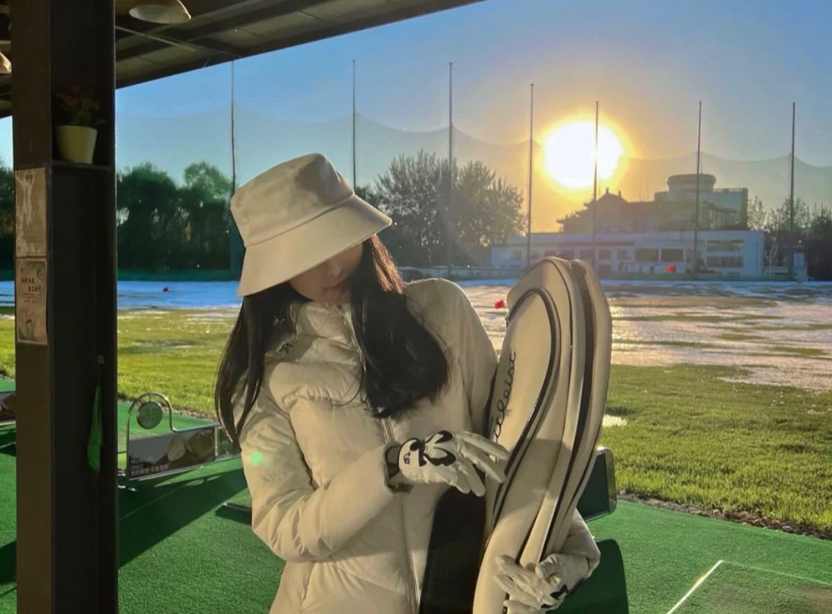 play golf