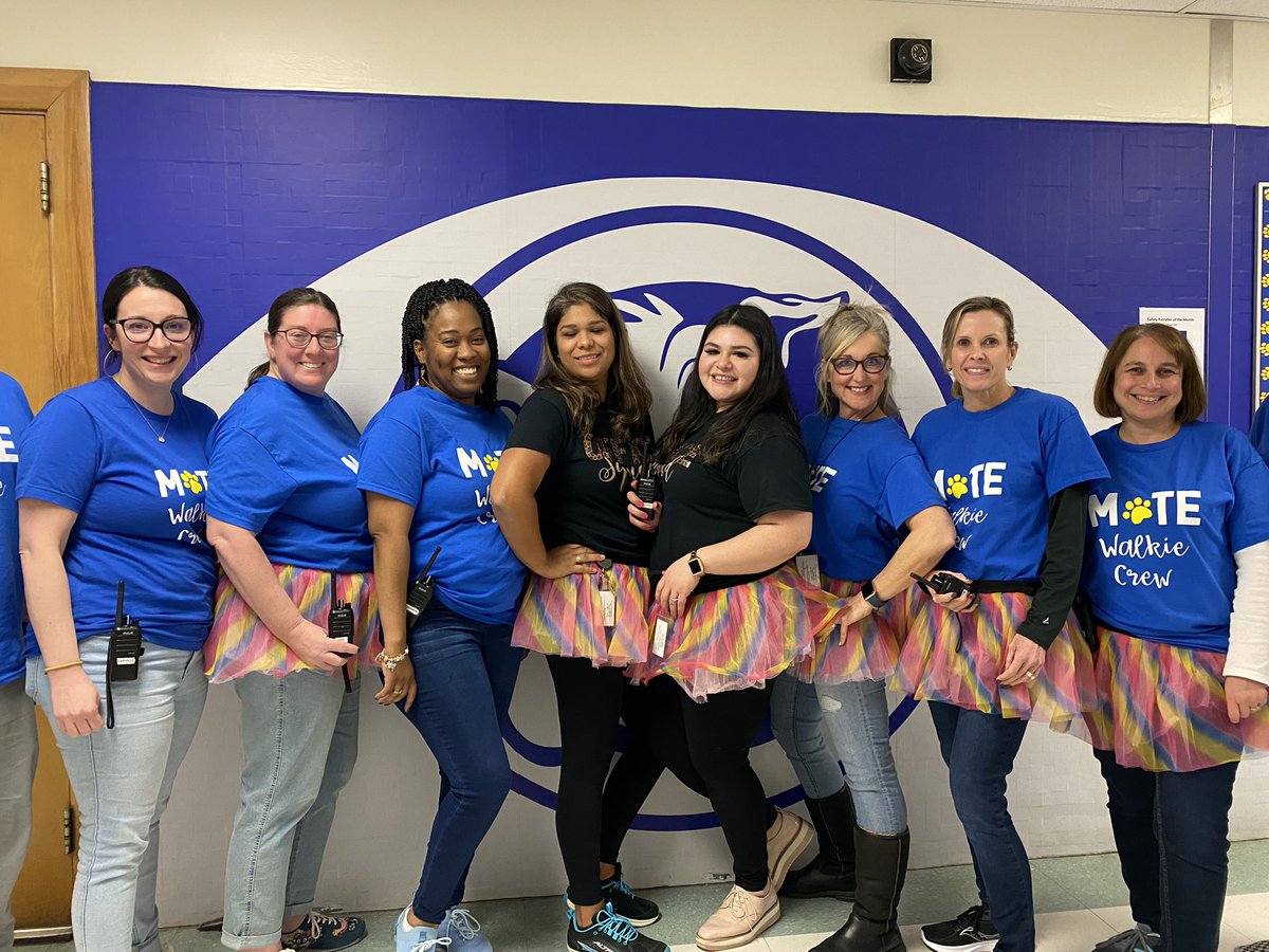 MoteBulldogs's tweet photo. February 22nd (2/22) was Tutu and/or Twin Day at Mote! @RedClaySchools #TheAmazingPlace #FunFebruary https://t.co/N3zKOaifeC