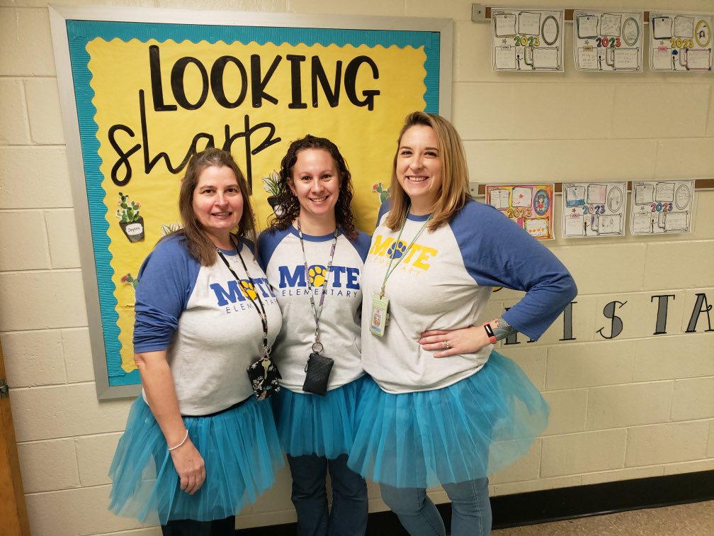 MoteBulldogs's tweet photo. February 22nd (2/22) was Tutu and/or Twin Day at Mote! @RedClaySchools #TheAmazingPlace #FunFebruary https://t.co/N3zKOaifeC