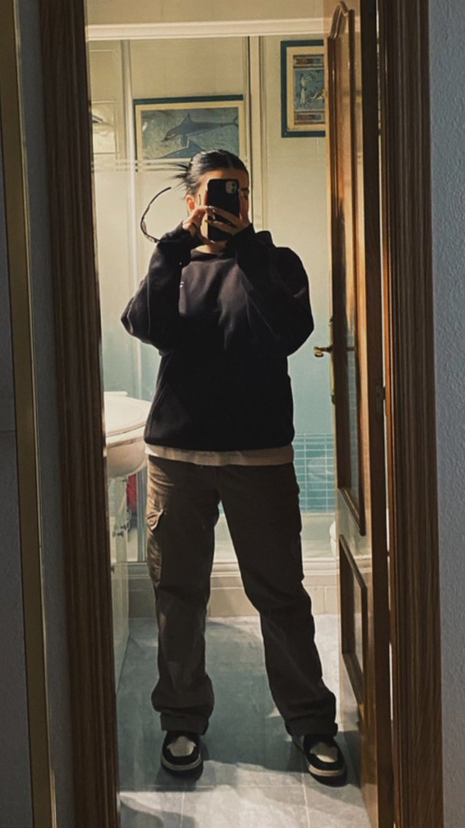 paaauupr's tweet photo. bro el outfit de hoy… https://t.co/ReQhEjAYJP