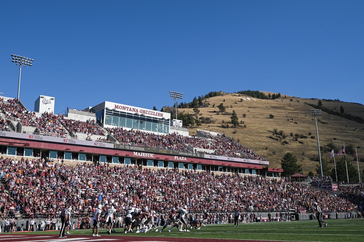 MontanaGrizFB's tweet photo. 𝙏𝙝𝙚 𝙋𝙚𝙤𝙥𝙡𝙚 𝙃𝙖𝙫𝙚 𝙎𝙥𝙤𝙠𝙚𝙣! 🗳️✅

🏟️ Washington-Grizzly Stadium was voted the best stadium in America by YOU, the fans!

We tend to agree. 😍

#GoGriz https://t.co/bunLPvokZa